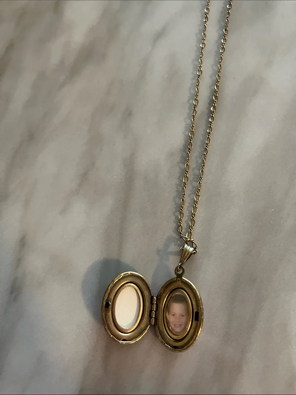 Vintage Piddiddly Links Ltd Floral Oval Photo Locket Necklace Gold Tone Romantic - Picture 5 of 7